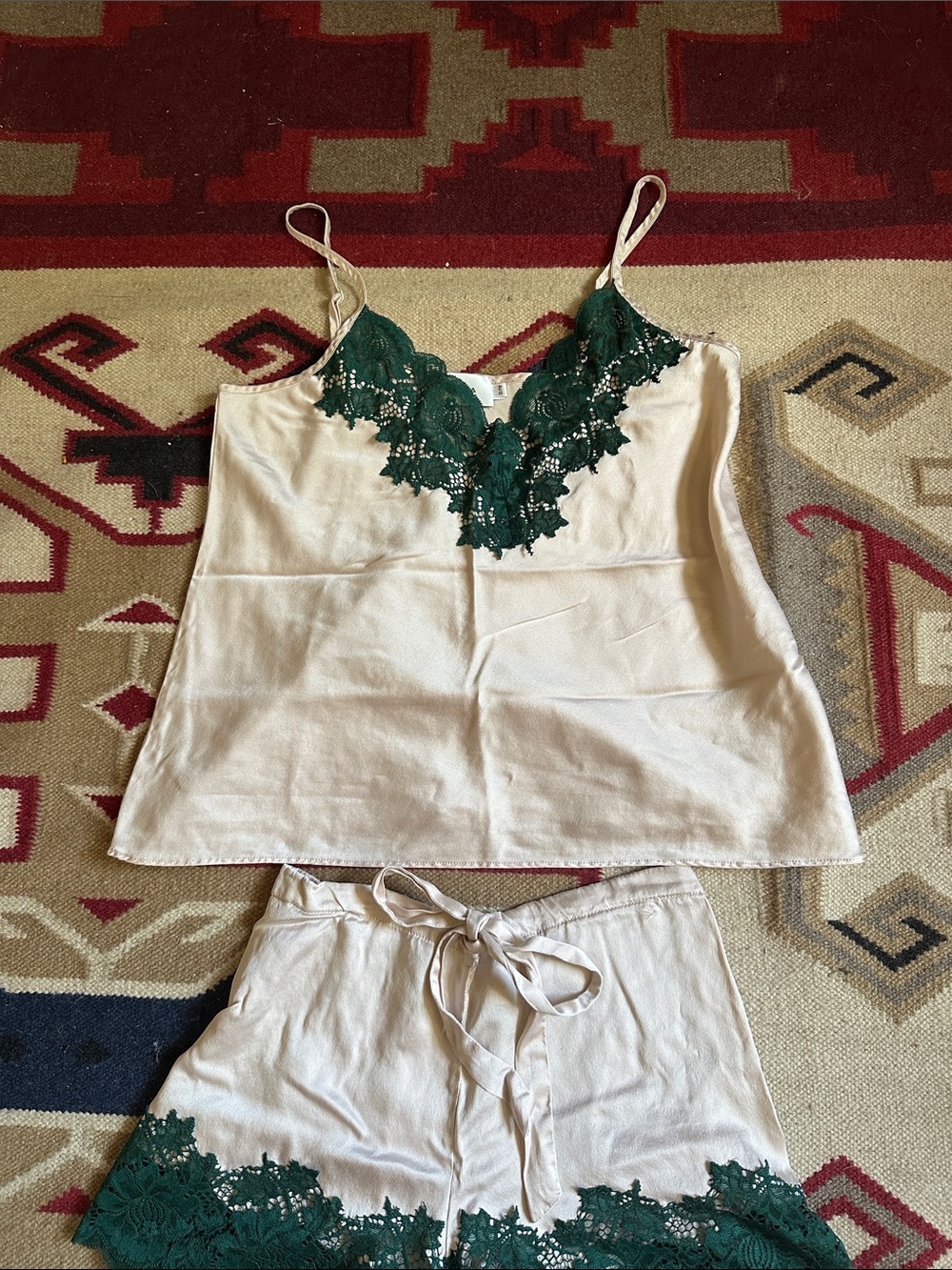 Ginia Pure Silk Green Lace Top And Short Set AU 10 - Picture 3 of 7